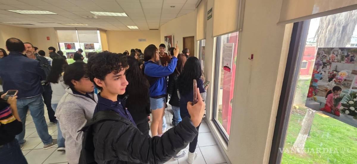 $!La exposición acerca a los jóvenes a las manifestaciones culturales y tradiciones de Saltillo.