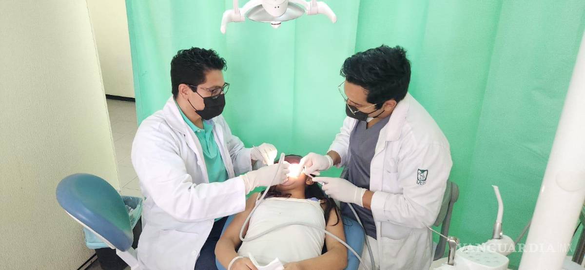 $!El término dentista es de uso común y popular, y se emplea para referirse al especialista que realiza tratamientos dentales cotidianos.
