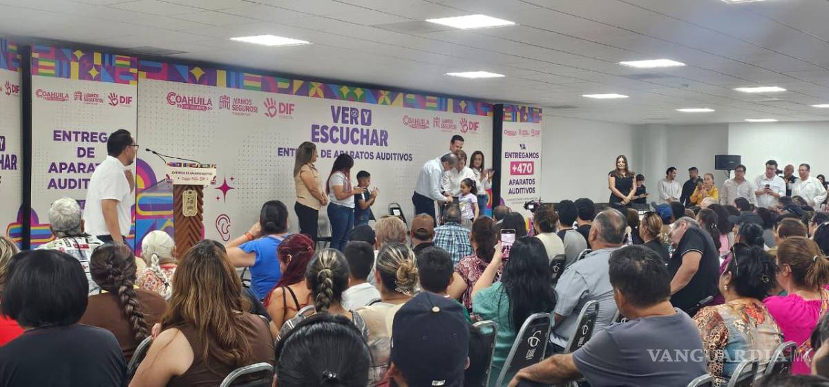 $!Autoridades municipales informaron que la entrega de los 472 dispositivos representó una inversión de 3.4 millones de pesos.