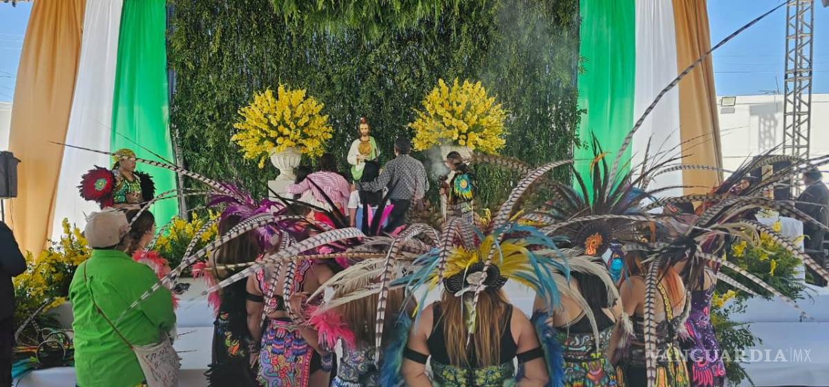 $!Devotos acudieron desde las primeras horas del miércoles a la parroquia de San Judas Tadeo, en la colonia Residencial Las Torres, para agradecer favores y elevar sus peticiones.