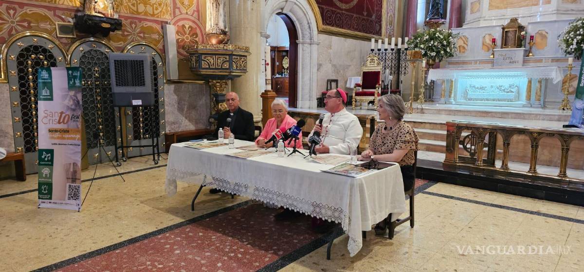 $!El obispo Hilario González durante la presentación oficial del Santo Cristo Fest 2025 en la Catedral de Santiago.