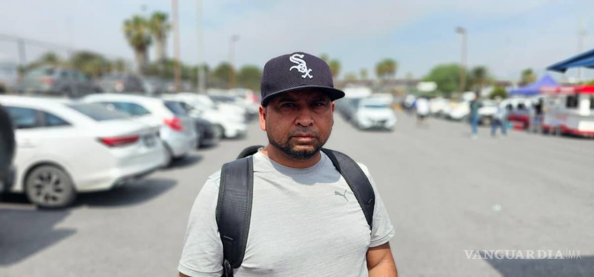 $!Asistentes recorren módulos en la Feria del Empleo para entregar solicitudes y explorar vacantes disponibles.