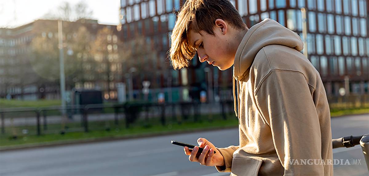 $!44 % de los jóvenes que están entre los 8 y 24 años expresan que las redes sociales y las plataformas de vídeo son su primordial fuente de noticias.