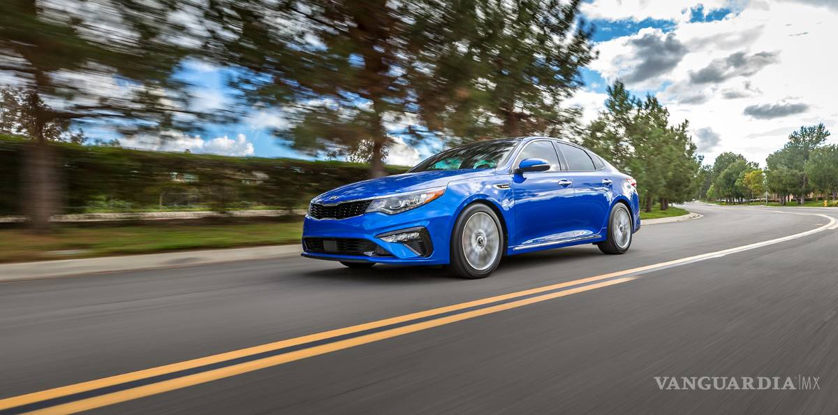 $!KIA Optima 2019 luce un facelift que lo aproxima al Stinger