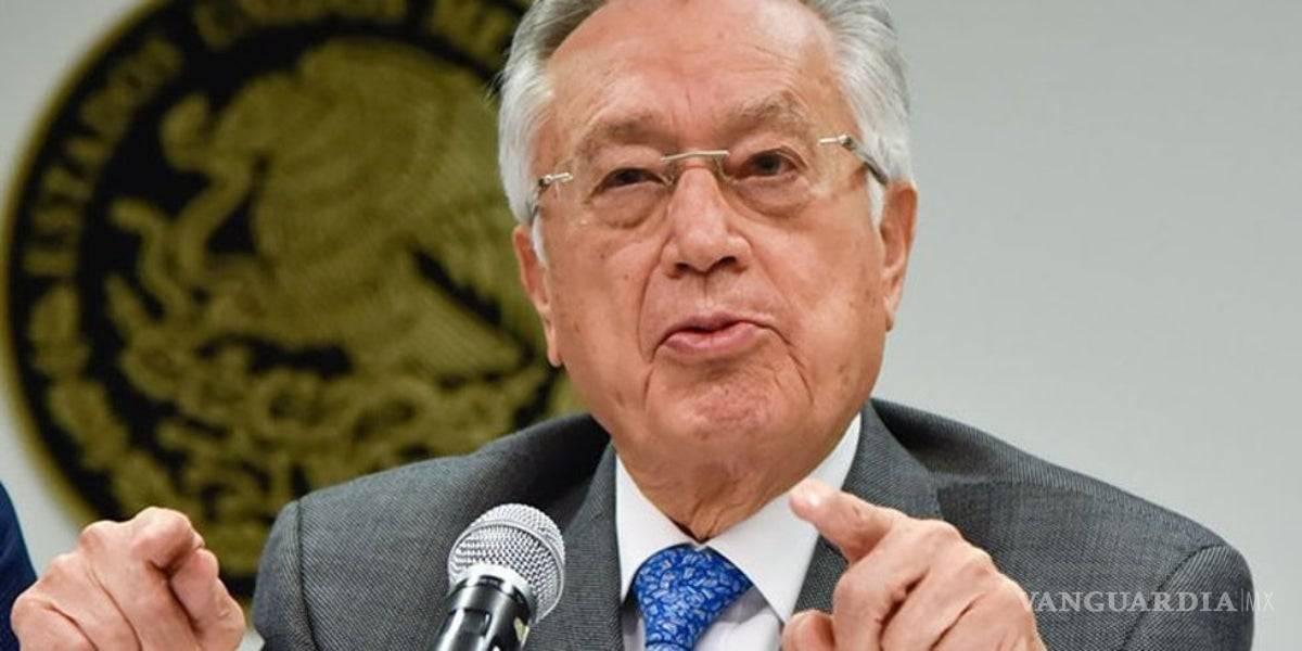 Xóchitl Gálvez presenta denuncia para investigar bienes de Manuel Bartlett, titular de CFE