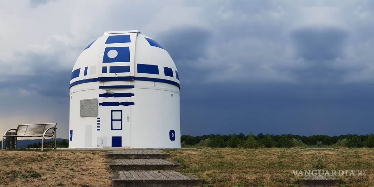 $!Fervientes fans de Star Wars convierten un observatorio en un R2-D2 gigante