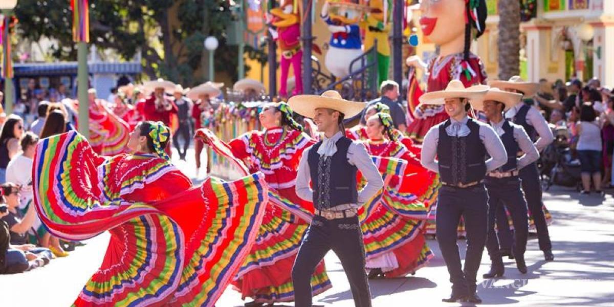 $!Disneyland abre en California su multicultural temporada navideña