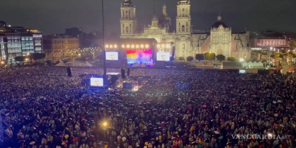 $!En 2022, Silvio Rodríguez reunió a alrededor de 100 mil personas durante su concierto gratuito en el Zócalo de la Ciudad de México.