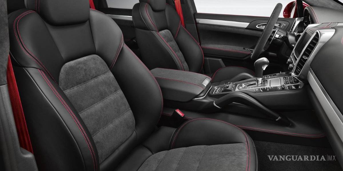 $!¿Qué es el Alcántara y porqué todos lo quieren en sus autos?