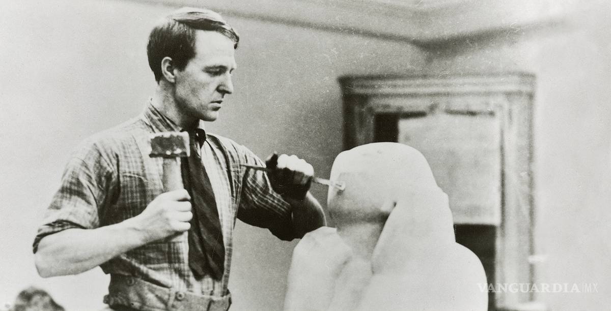 $!"Becoming Henry Moore", muestra la evolución del artista
