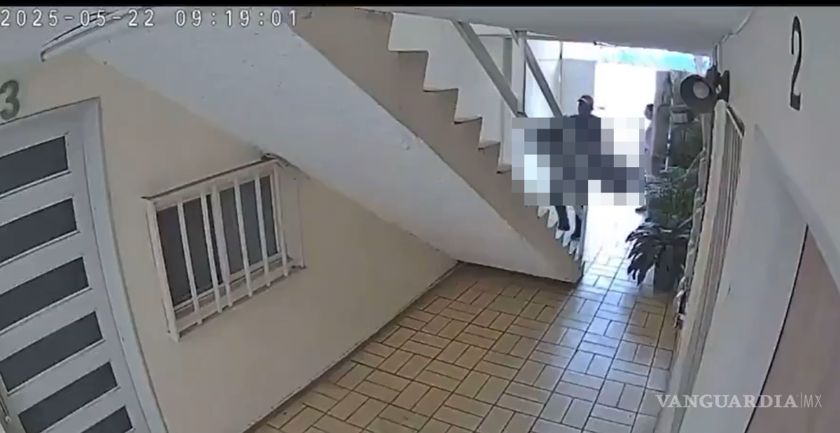 $!Difunden videos clave en el caso del feminicidio de Lorena Jaqueline; exjefe sostenía un cuerpo inmóvil