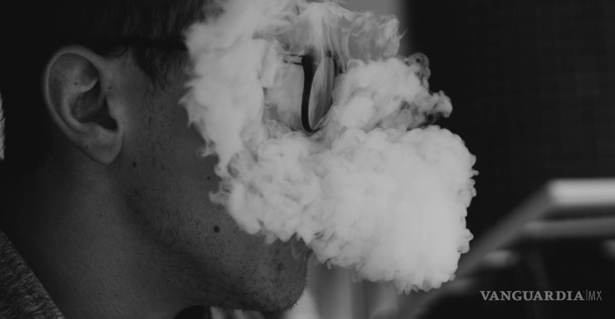 $!De acuerdo con los expertos, lo ideal sería que los padres y cuidadores no tuvieran vapeadores en casa.