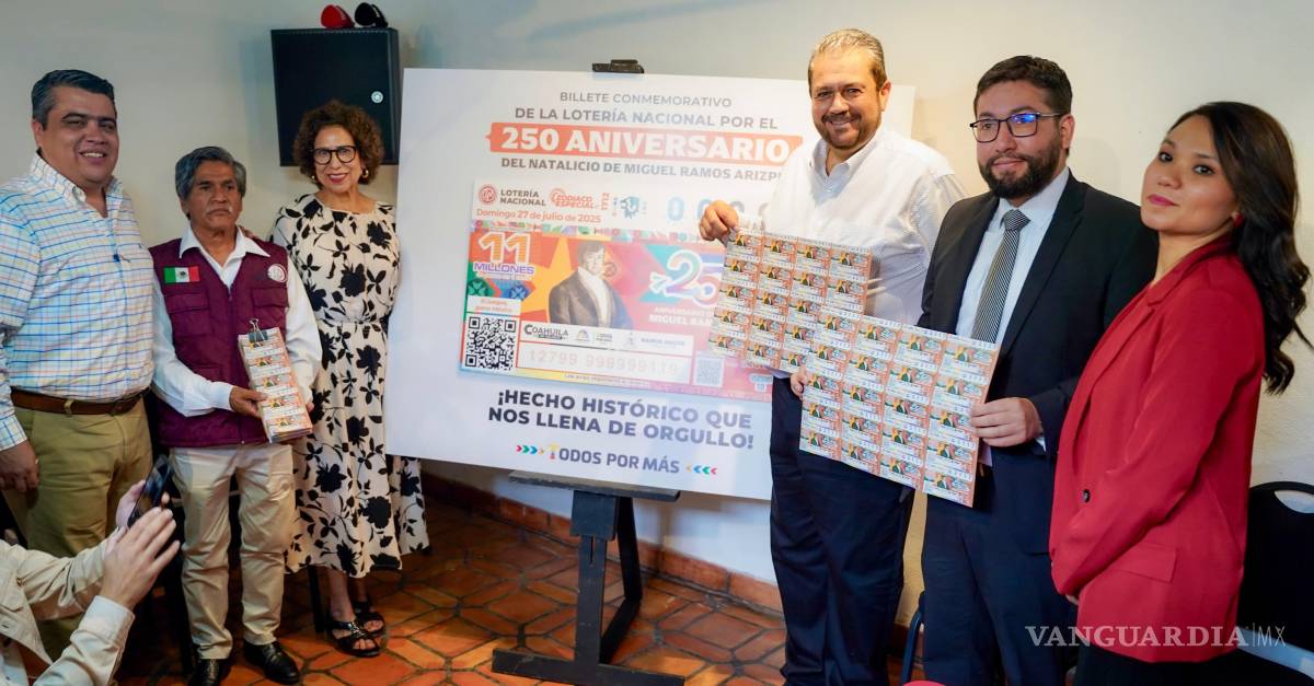 $!Autoridades municipales y estatales participaron en la presentación del billete conmemorativo.