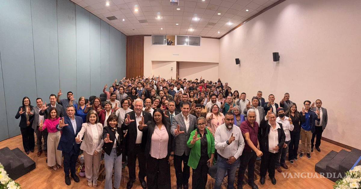 $!La nueva directora convocó a estudiantes, docentes y personal administrativo a mantener el espíritu participativo.