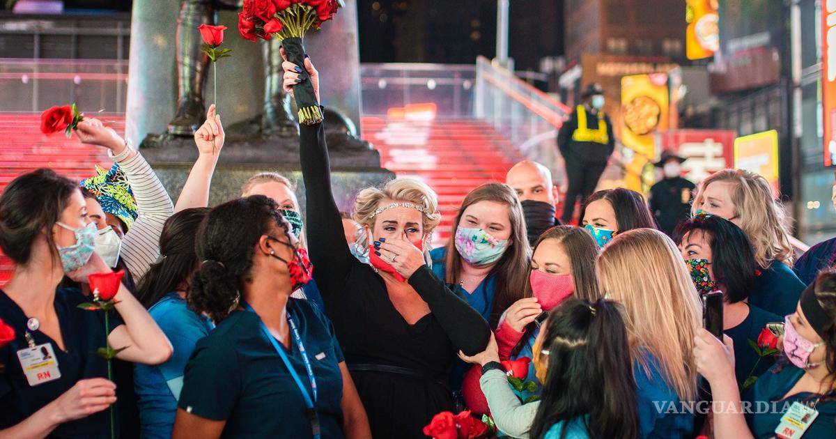 $!Amanda Stuart, una enfermera de Texas voluntaria en Nueva York se casa en Times Square