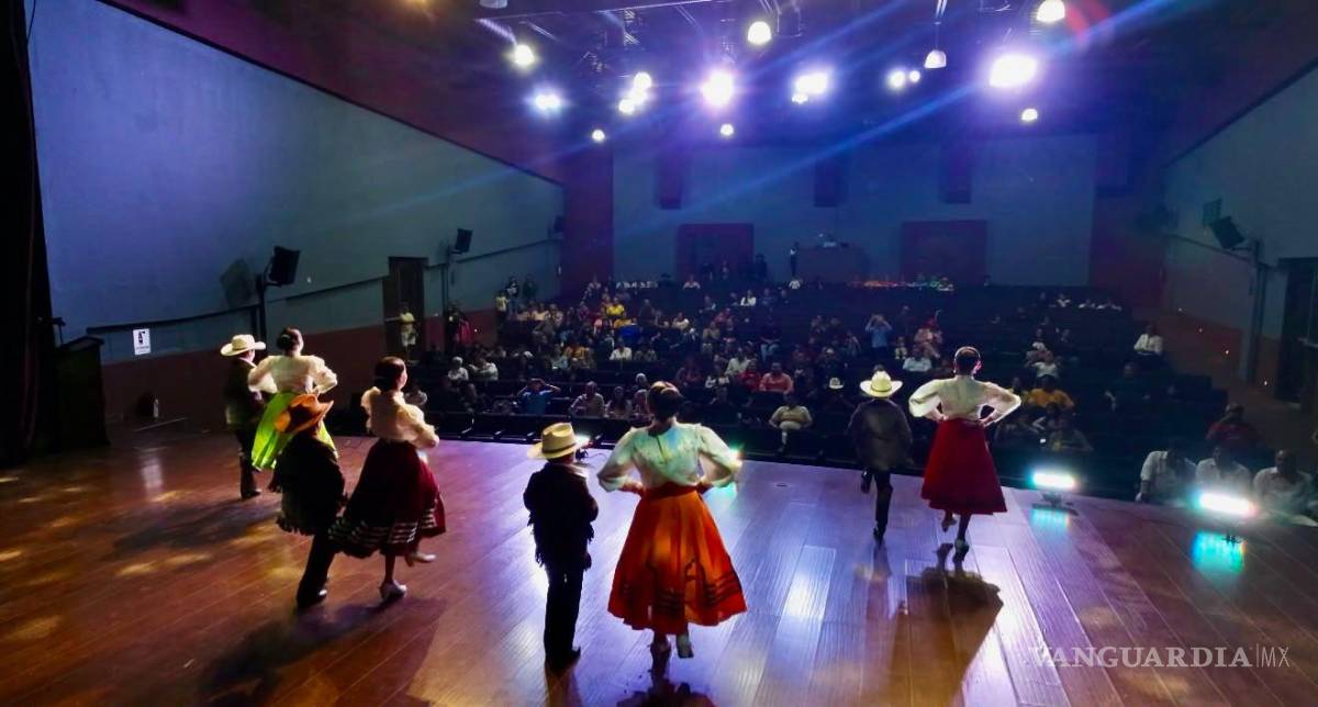 $!El evento reunió a compañías internacionales y agrupaciones de la región para compartir expresiones del folclor latinoamericano.