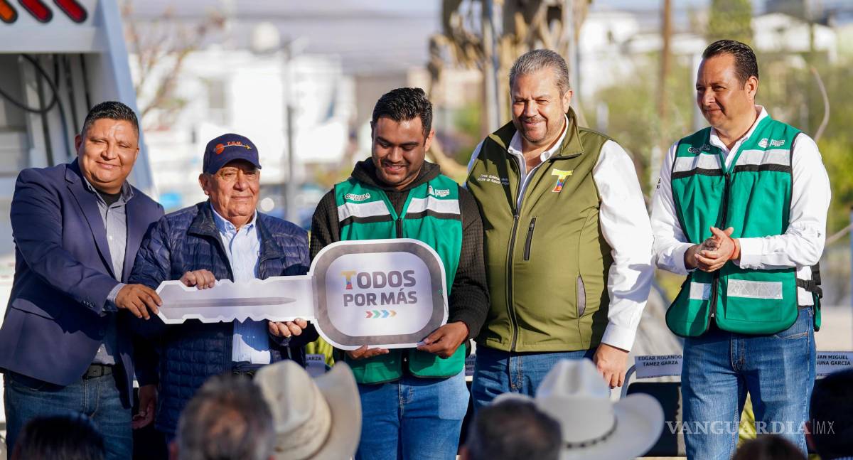 $!El alcalde Tomás Gutiérrez entregó el equipo para limpieza de la ciudad, con valor superior a los 15 millones de pesos.