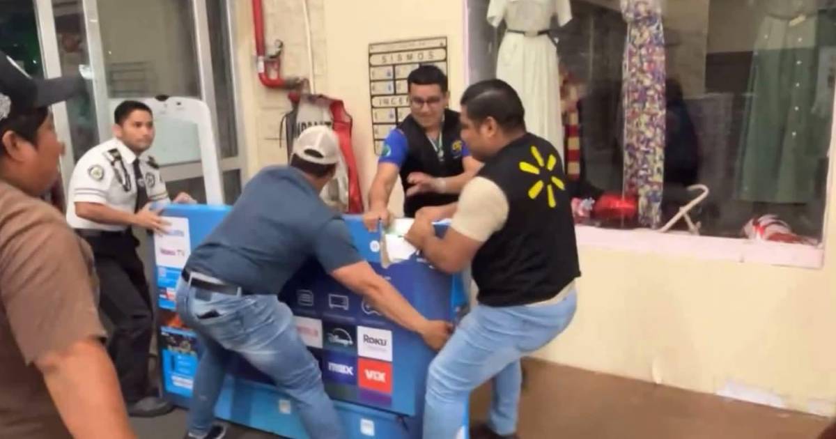 ¿Pantallas en 299 pesos? Caos en tiendas por error en los precios; esto dice Profeco