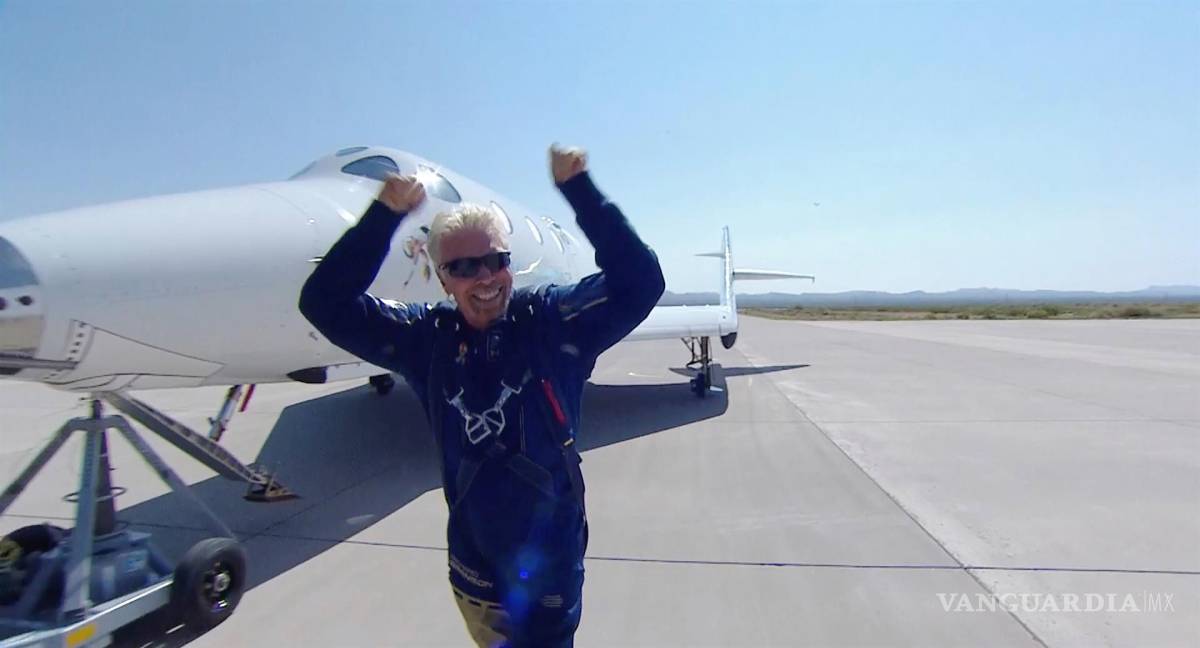 $!Richard Branson finalmente cumple su sueño y llega al espacio en su propio avión