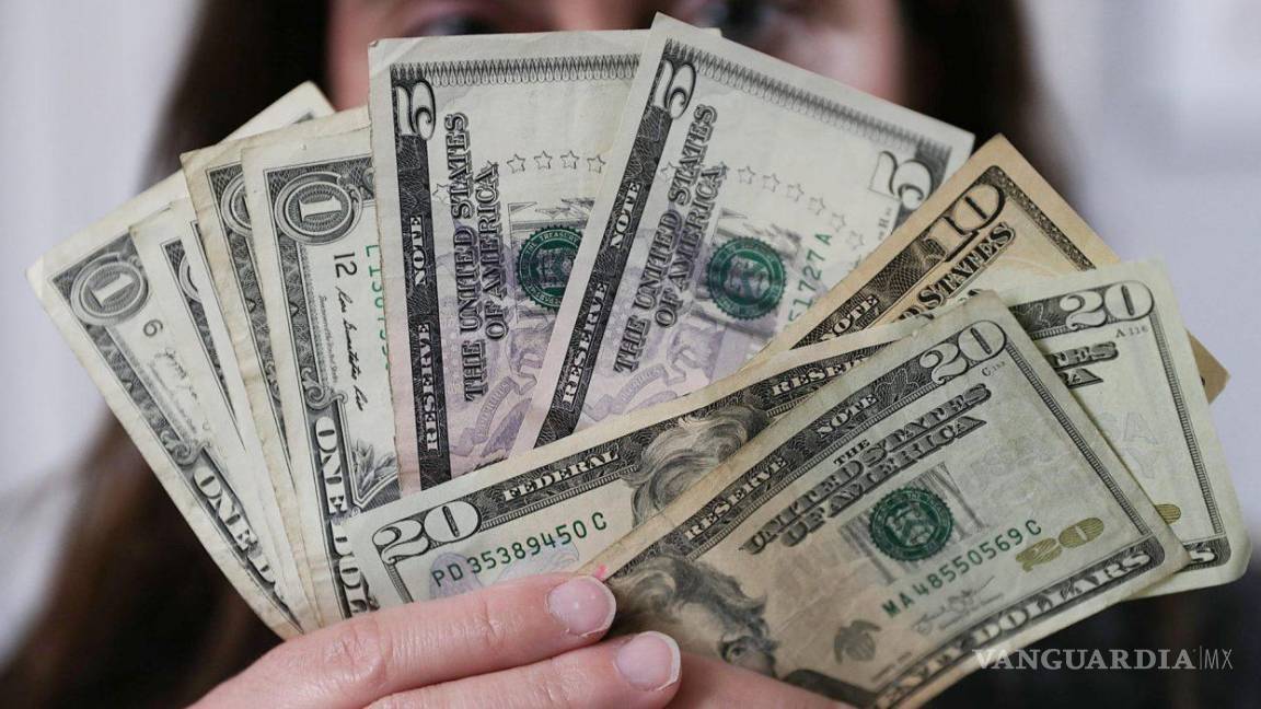 Alcanza el peso su mejor nivel desde julio del 2023: cierra el dólar en $16.67