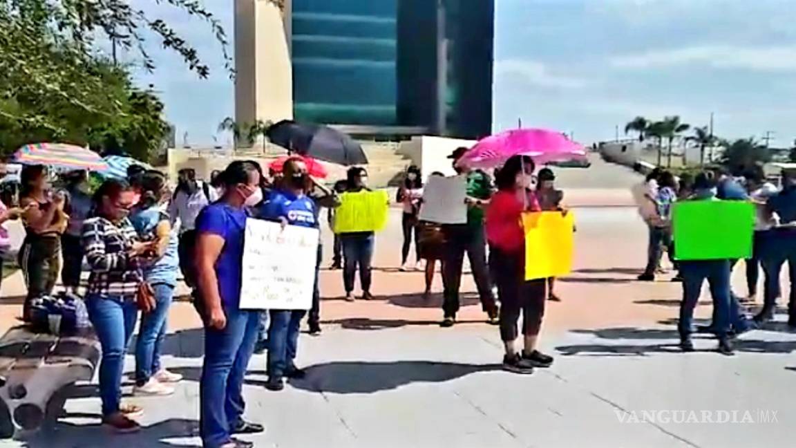 Protestan profesores de la Sección 35 de Torreón porque no les han entregado sus ahorros