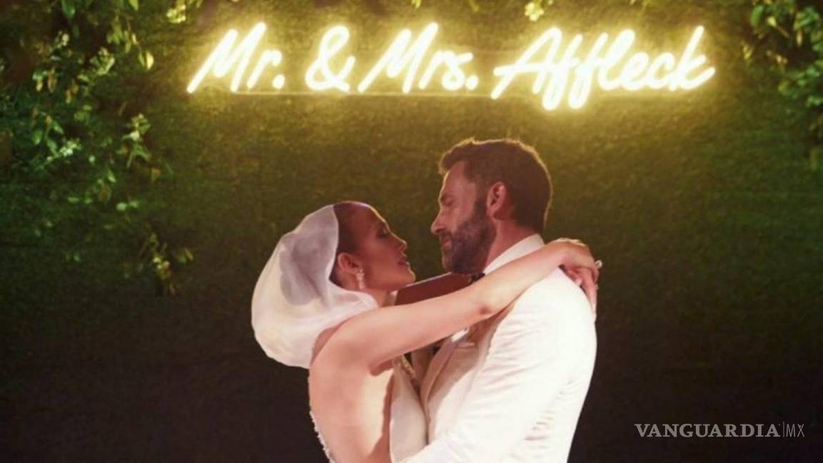 A JLo se le pasa el berrinche y comparte más fotos del día de su boda con Ben Affleck