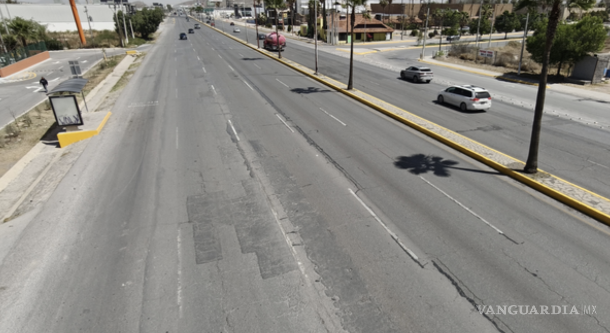 $!El bacheo realizado en el bulevar Venustiano Carranza, al norte de Saltillo, ha dejado tramos con pavimento irregular que afectan la circulación vehicular.