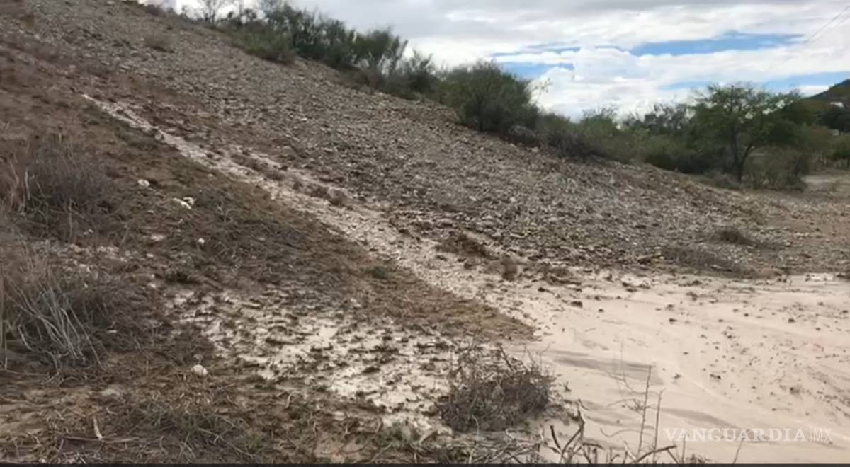 $!Se desborda presa en Parras, en riesgo más de 2 mil 500 personas