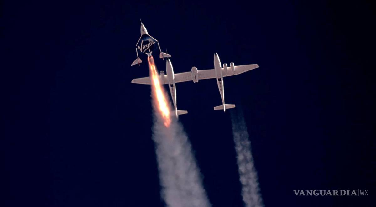 $!Richard Branson finalmente cumple su sueño y llega al espacio en su propio avión