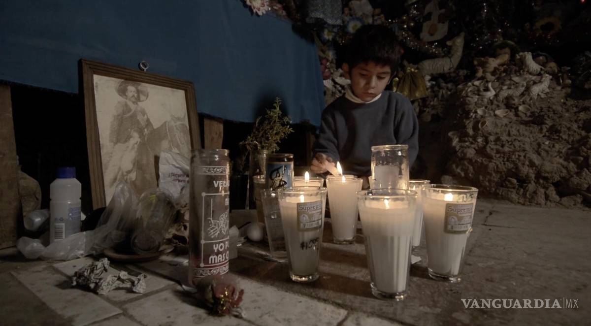 $!“Entre niños y dioses”.