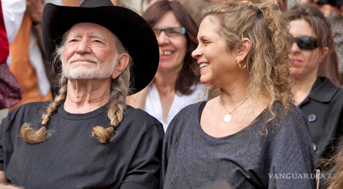 $!Willie Nelson un legendario fumador de mariguana… y cantante de country