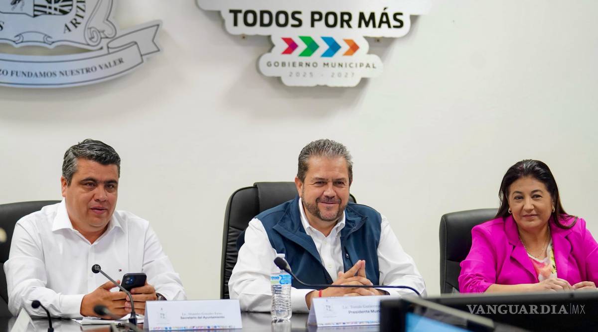 $!El alcalde Tomás Gutiérrez Merino encabezó la sesión de Cabildo donde se eligieron por unanimidad a los tres galardonados de la edición 2025.