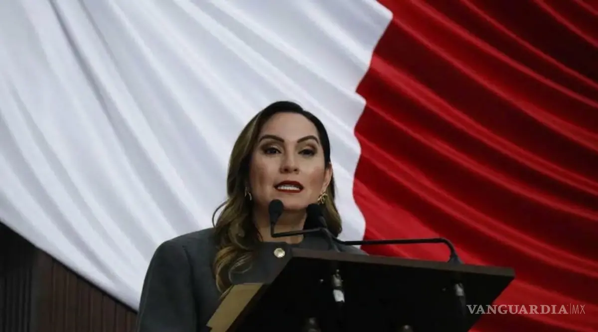 $!Magaly Hernández señaló que cada plantel definirá este viernes las medidas para aplicar la restricción de celulares durante la jornada escolar.
