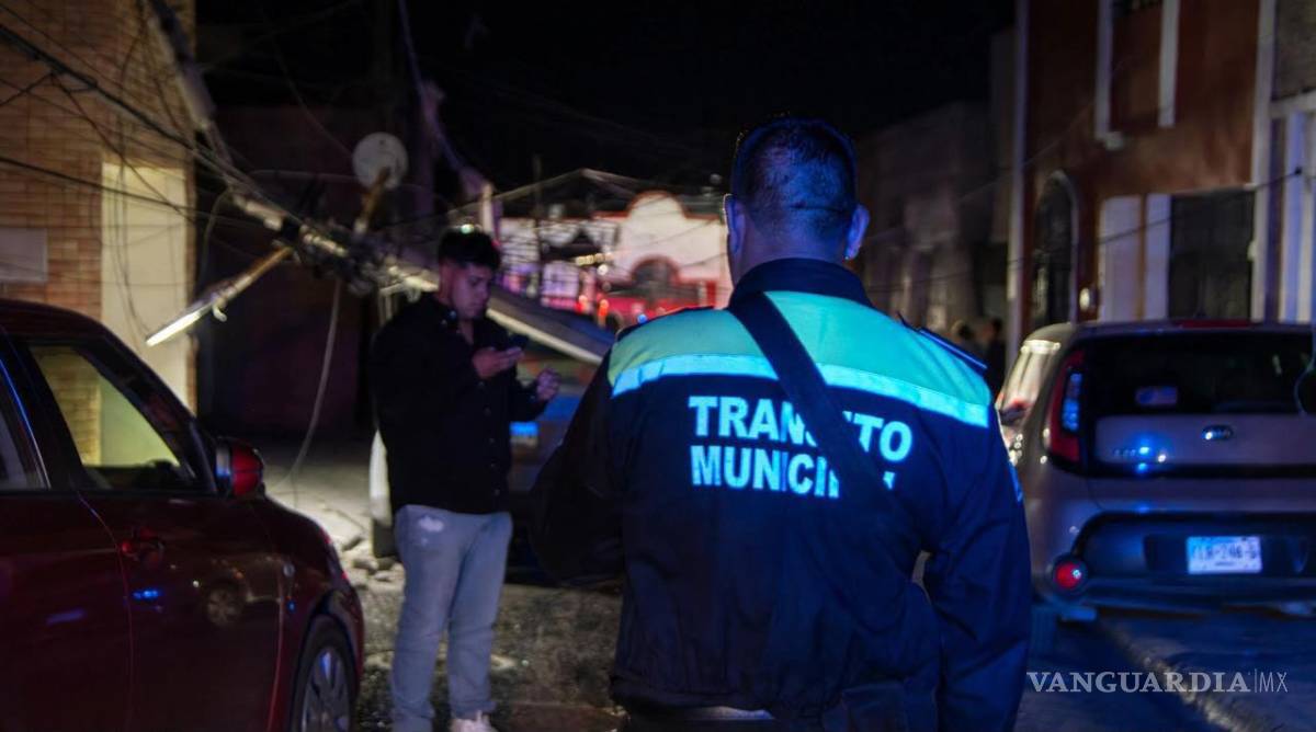 $!Elementos de Tránsito Municipal acudieron al sector para tomar conocimiento del accidente.