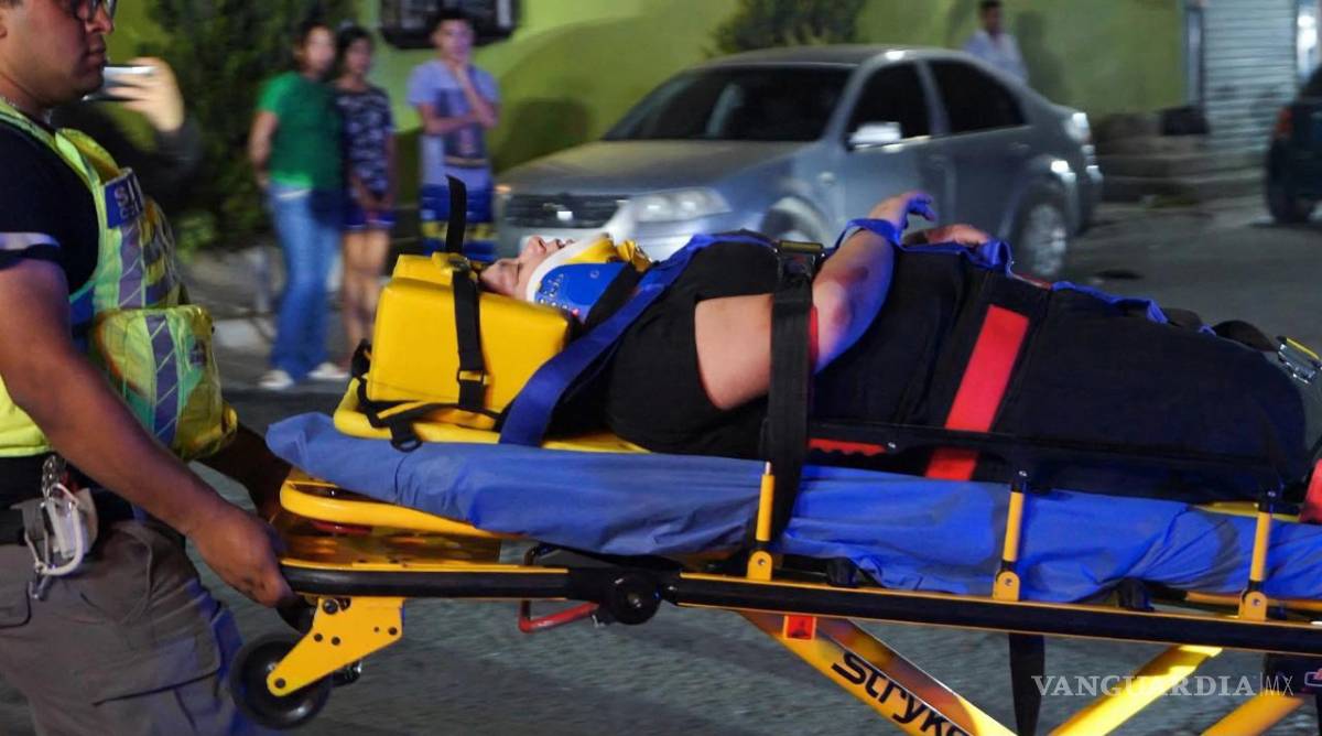 $!La joven recibió atención prehospitalaria antes de ser llevada a la Clínica 2 del IMSS.