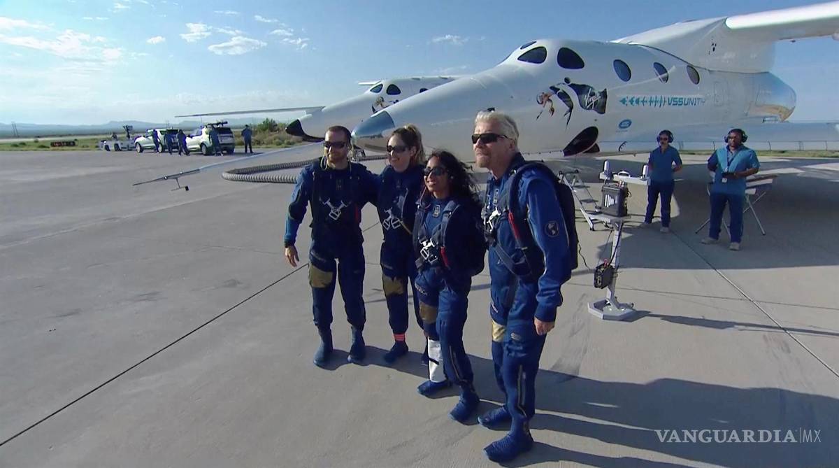 $!Richard Branson finalmente cumple su sueño y llega al espacio en su propio avión