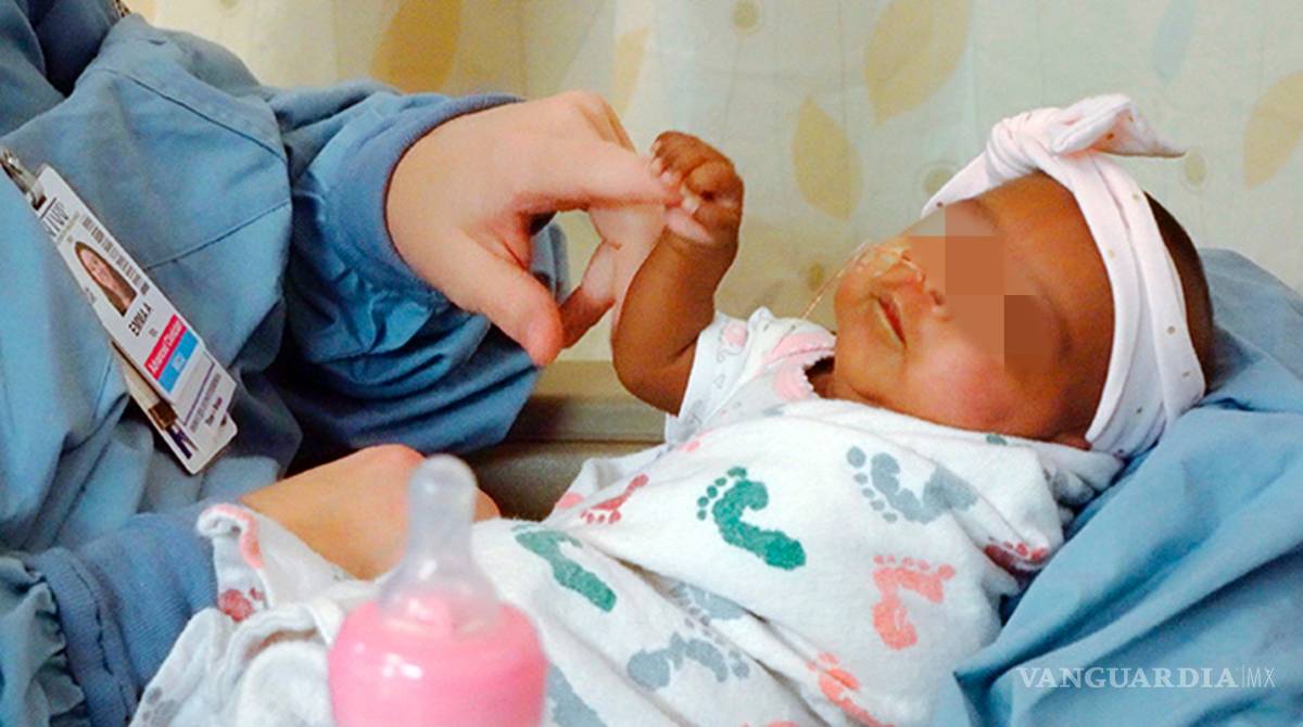 $!Ella es Saybie, la bebé más pequeña del mundo de apenas 245 gramos que logra sobrevivir