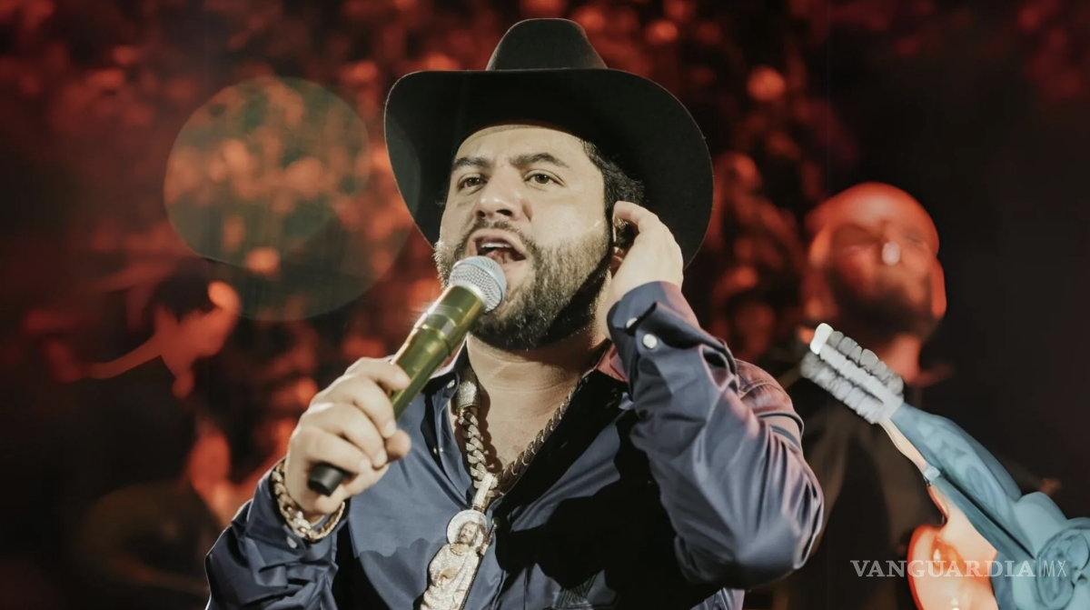 $!El conflicto inició cuando Conríquez explicó que, debido a la legislación del Estado de México, no podía cantar temas que hicieran apología del delito.