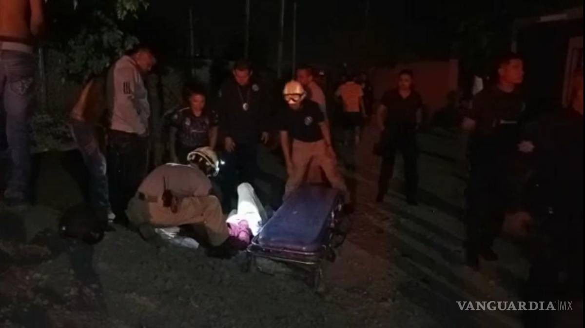 $!Varios de los pleitistas involucrados en la riña se refugiaron en un domicilio cercano. Los padres de los sujetos los protegieron y ocultaron de las autoridades.