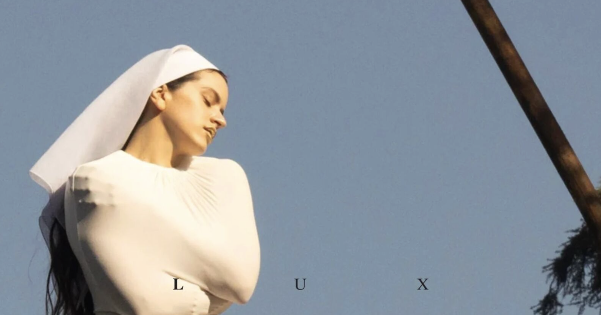 Rosalía y su sentido de la moda: del estilo flamenco al minimalismo místico