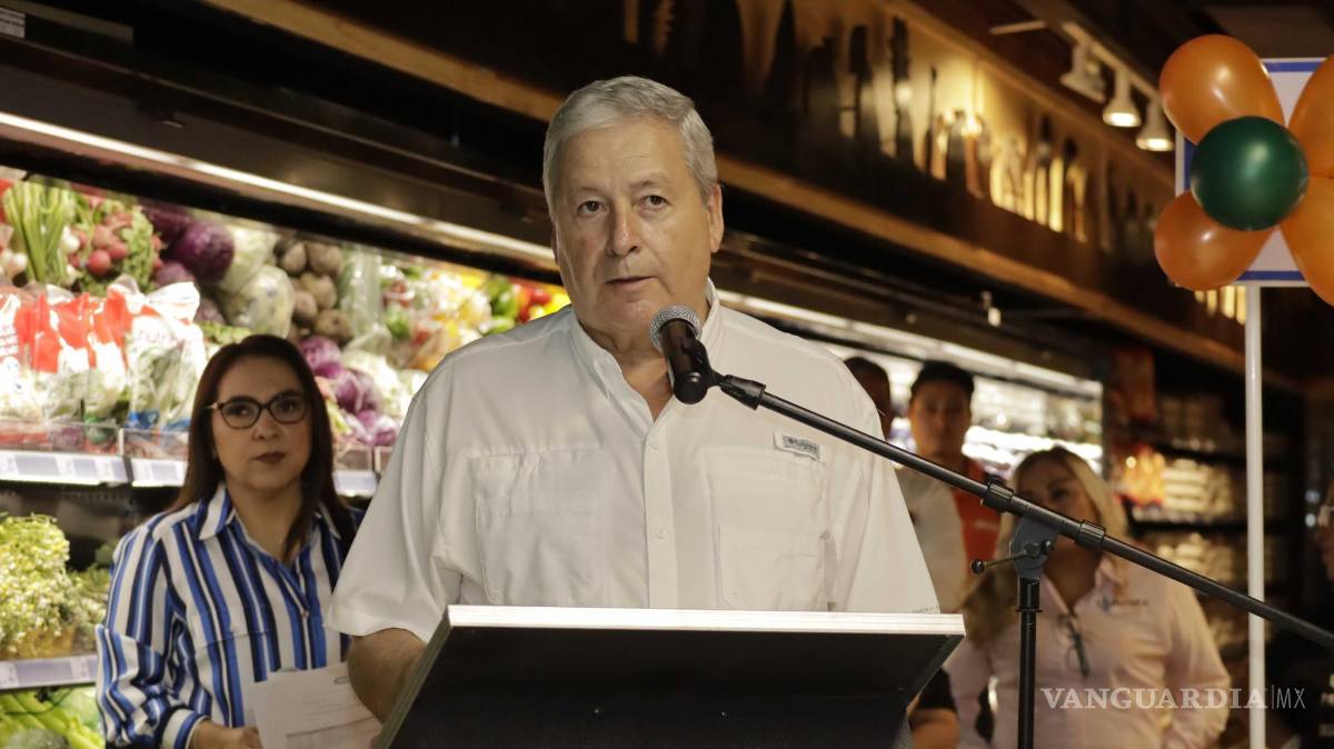 $!El alcalde de Saltillo, José María Fraustro Siller, felicitó y deseó éxito al equipo de Merco, destacando la importancia de esta nueva apertura para el desarrollo de la ciudad.