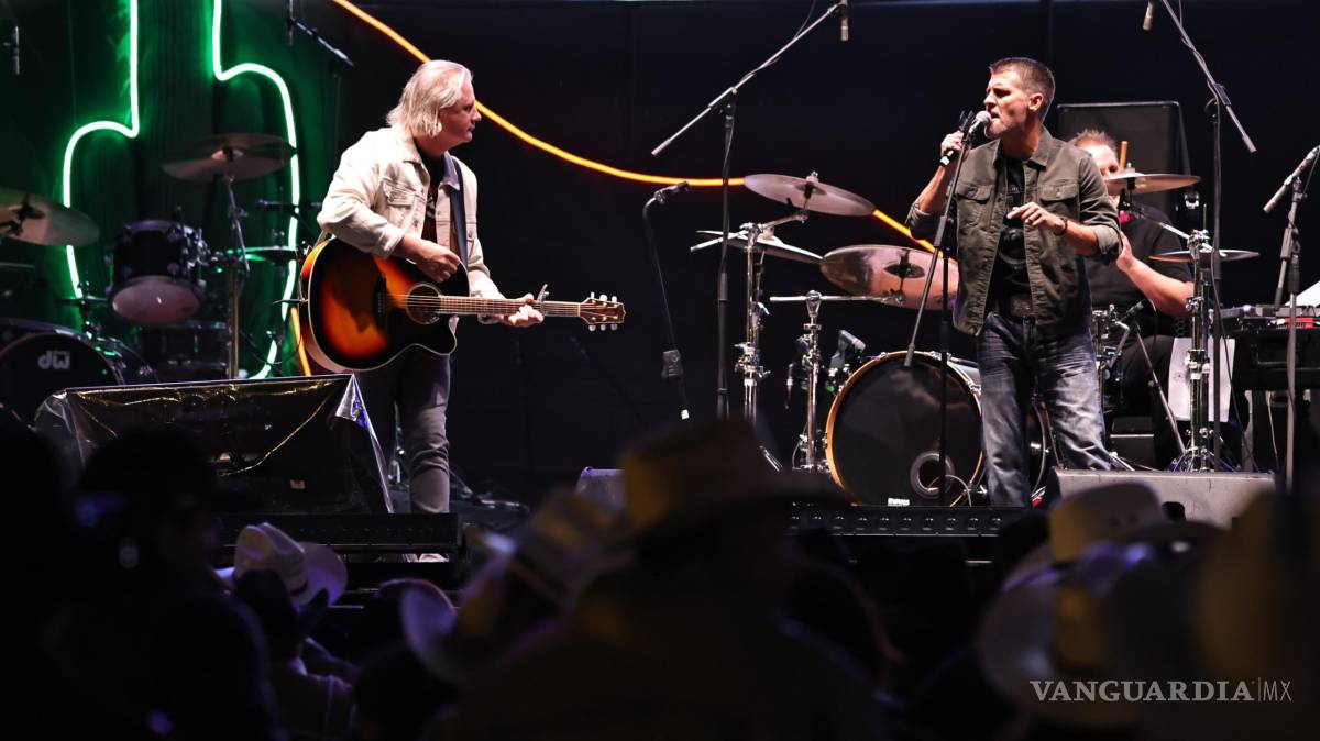 $!Hertland abrió las presentaciones de este domingo en el Rodeo Saltillo.