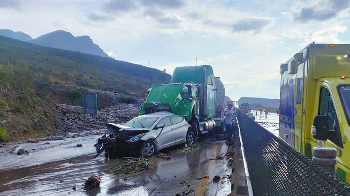 $!Colapsa Sal-Mon por lluvia; azota tornado a Nuevo León