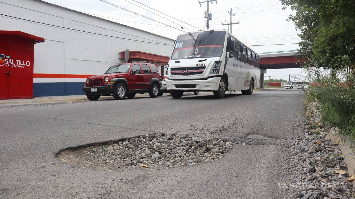 $!Los baches son un enorme problema en Saltillo.
