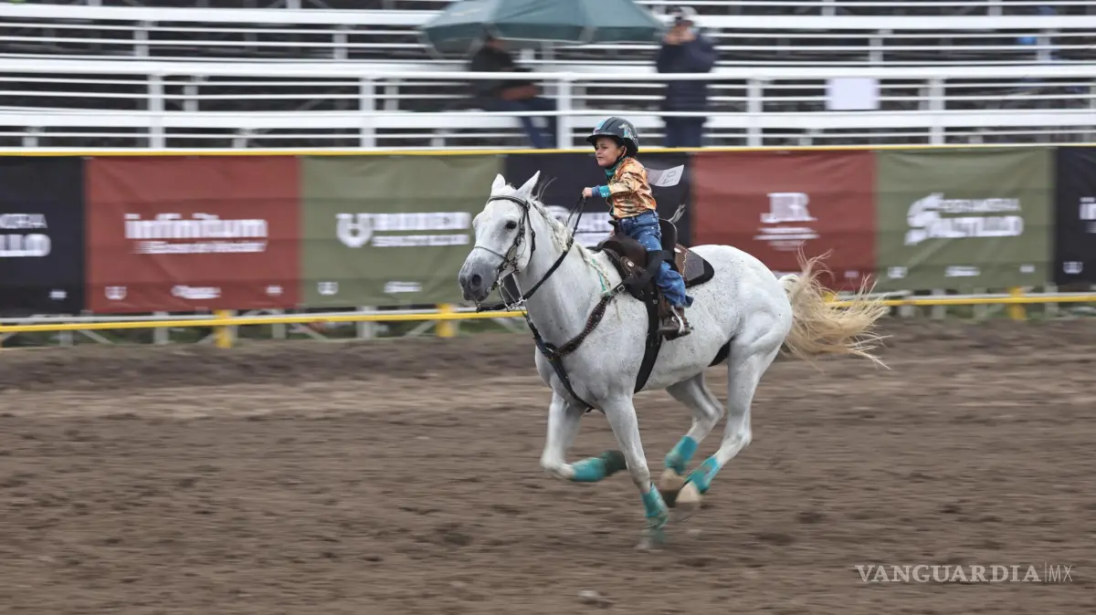 $!Sin miedo al frio: Así se vive el Rodeo Saltillo desde su nueva sede Expo Coahuila
