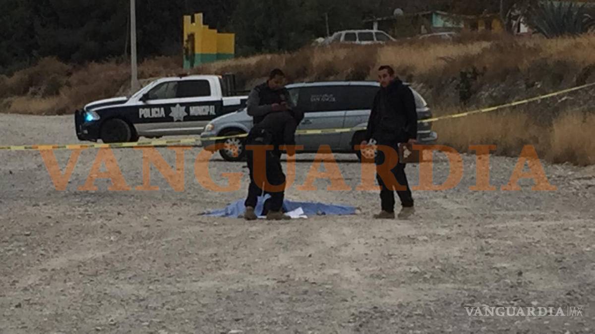 $!Localizan cuerpo decapitado en Arteaga, Coahuila