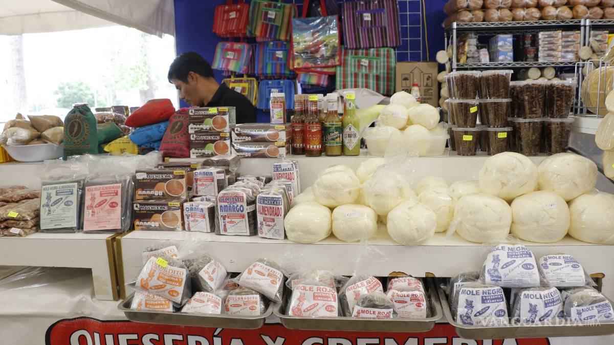 $!De Oaxaca para Saltillo, traen 'La Guelaguetza'