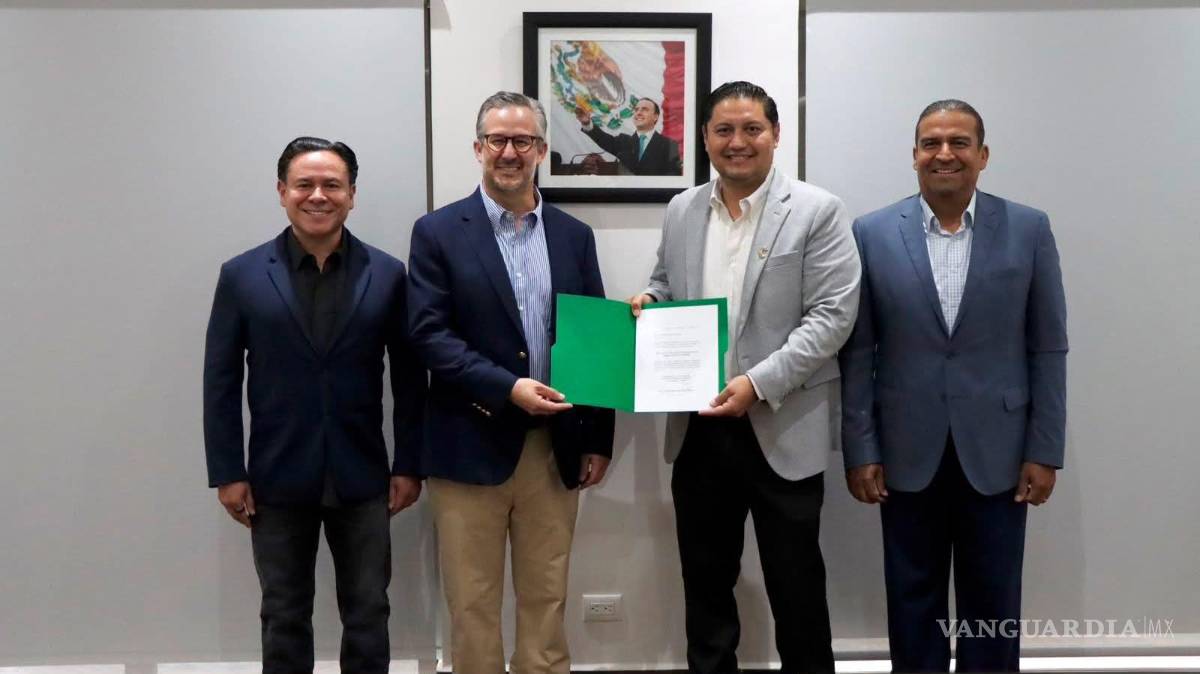$!José Armando Castro Murguía asumió la rectoría de la Universidad Tecnológica de la Región Centro de Coahuila.