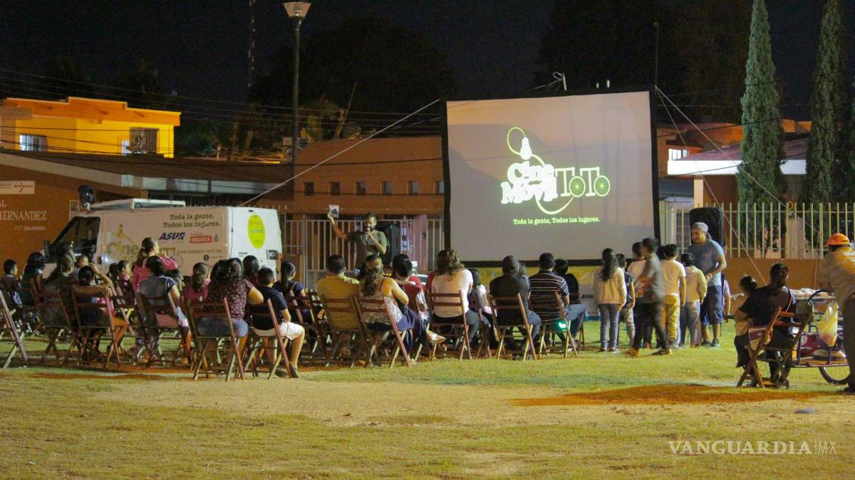 $!El proyecto de Cine Móvil Toto tiene 12 años y ha sido disfrutado de más de 200 mil personas a lo largo del País.