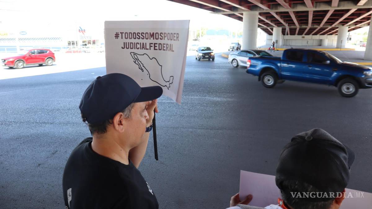 $!Trabajadores del PJF destacan la relevancia de defender la justicia imparcial en el marco de las protestas contra la reforma judicial.